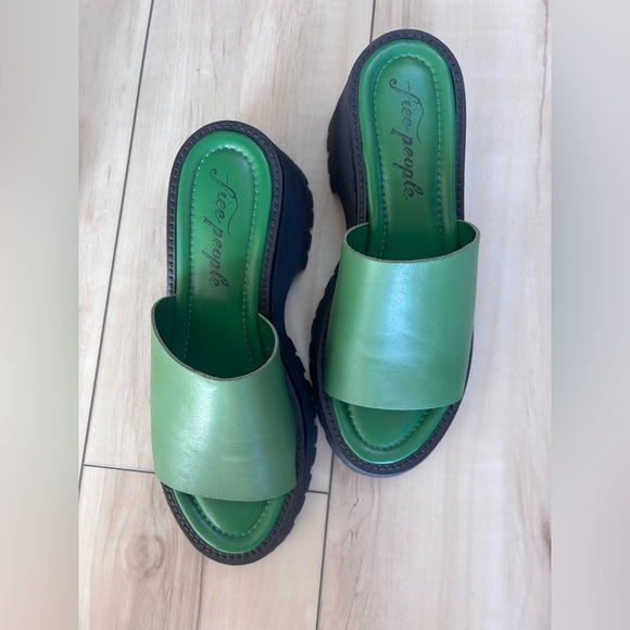 Free People Winona Wedge Kelly Green Platform Slides - Picture 2 of 9